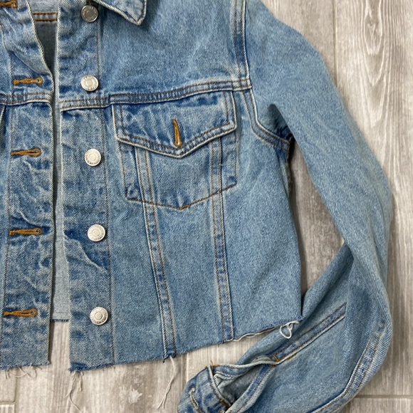 Signature 8 cropped jean jacket like new - Picture 3 of 10